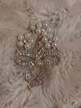 Nicole Gold-Tone Bow Brooch with Pearls & Iridescent Crystals